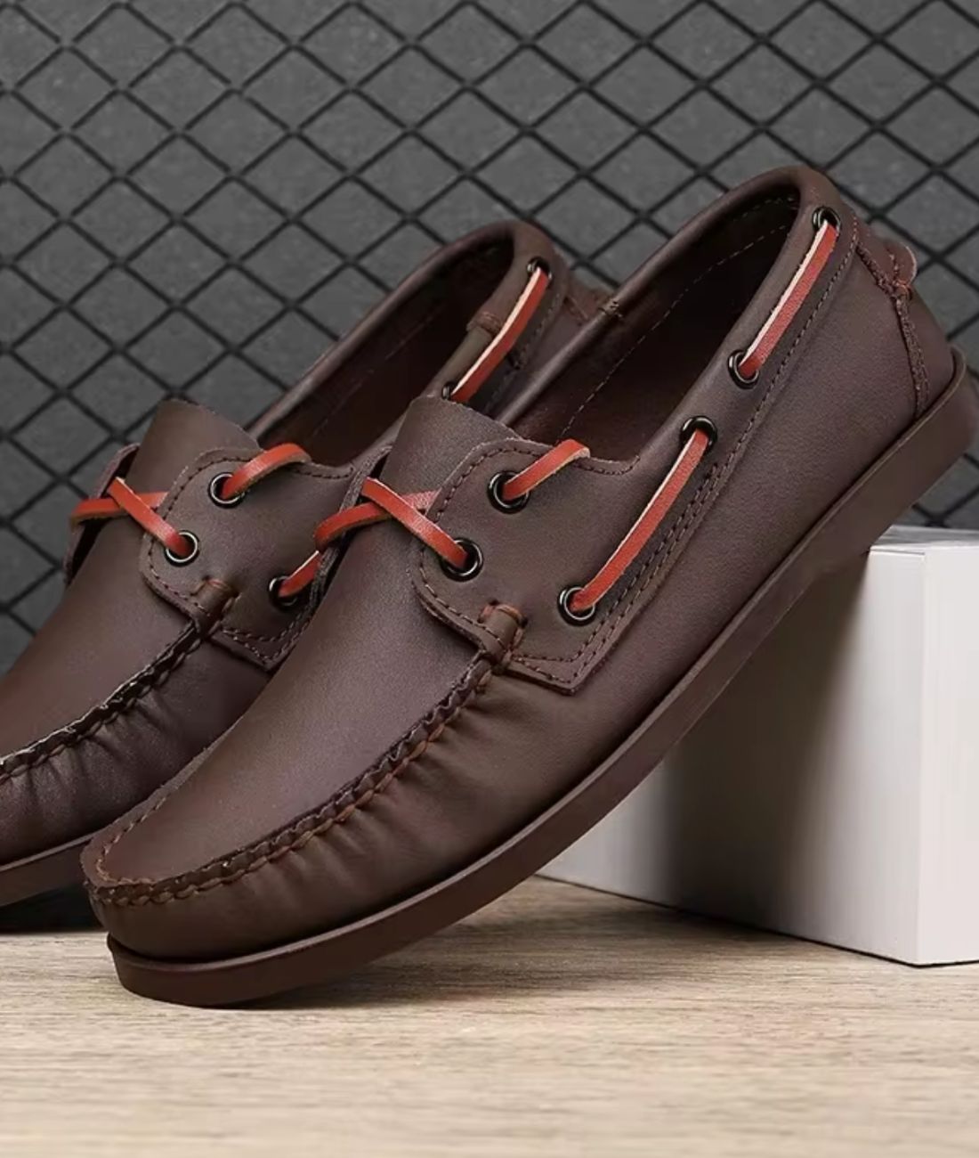 Mocassins Bateau Bicolores À Lacets Pour Homme - Le Mocassin