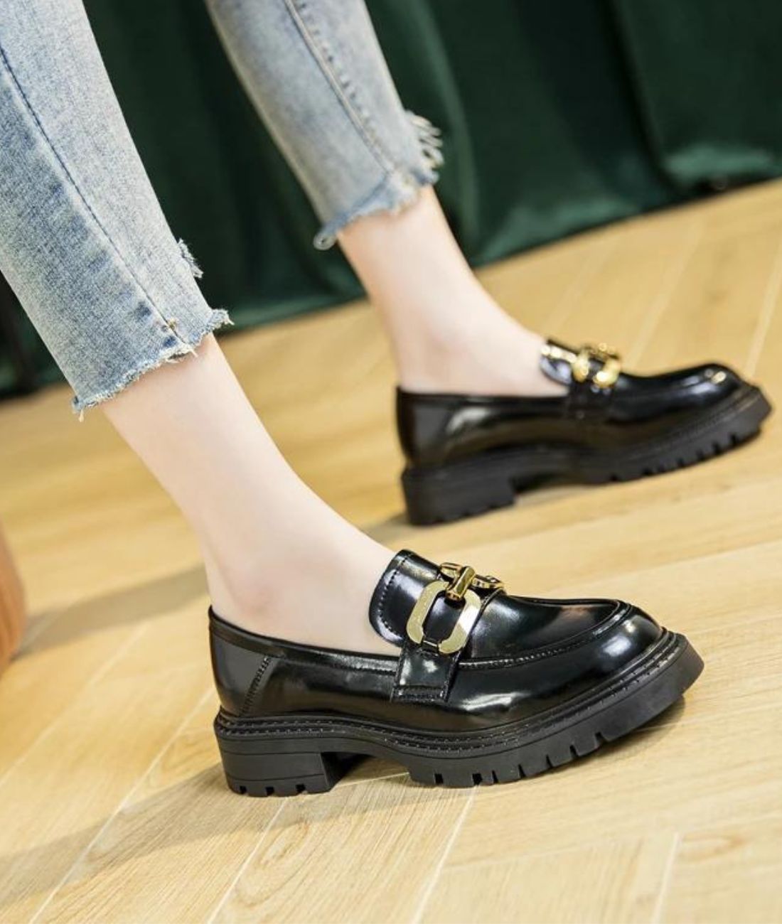 Mocassins Cuir Verni Pour Femme Chaîne Dorée - Le Mocassin