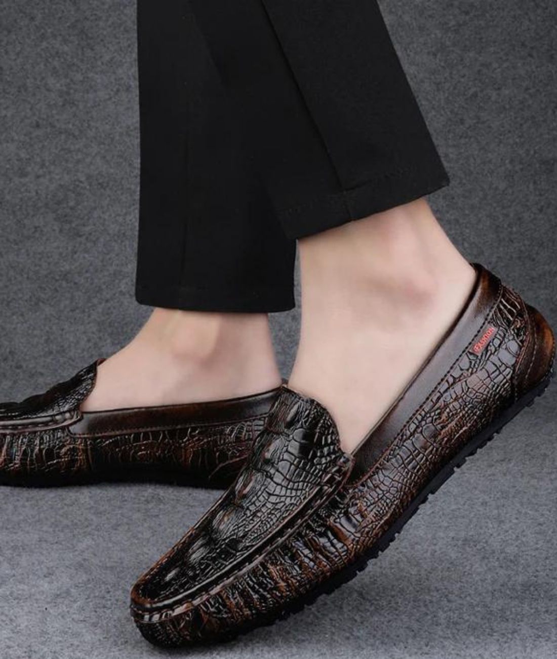 Mocassins En Cuir Véritable À Motifs Crocodile - Le Mocassin