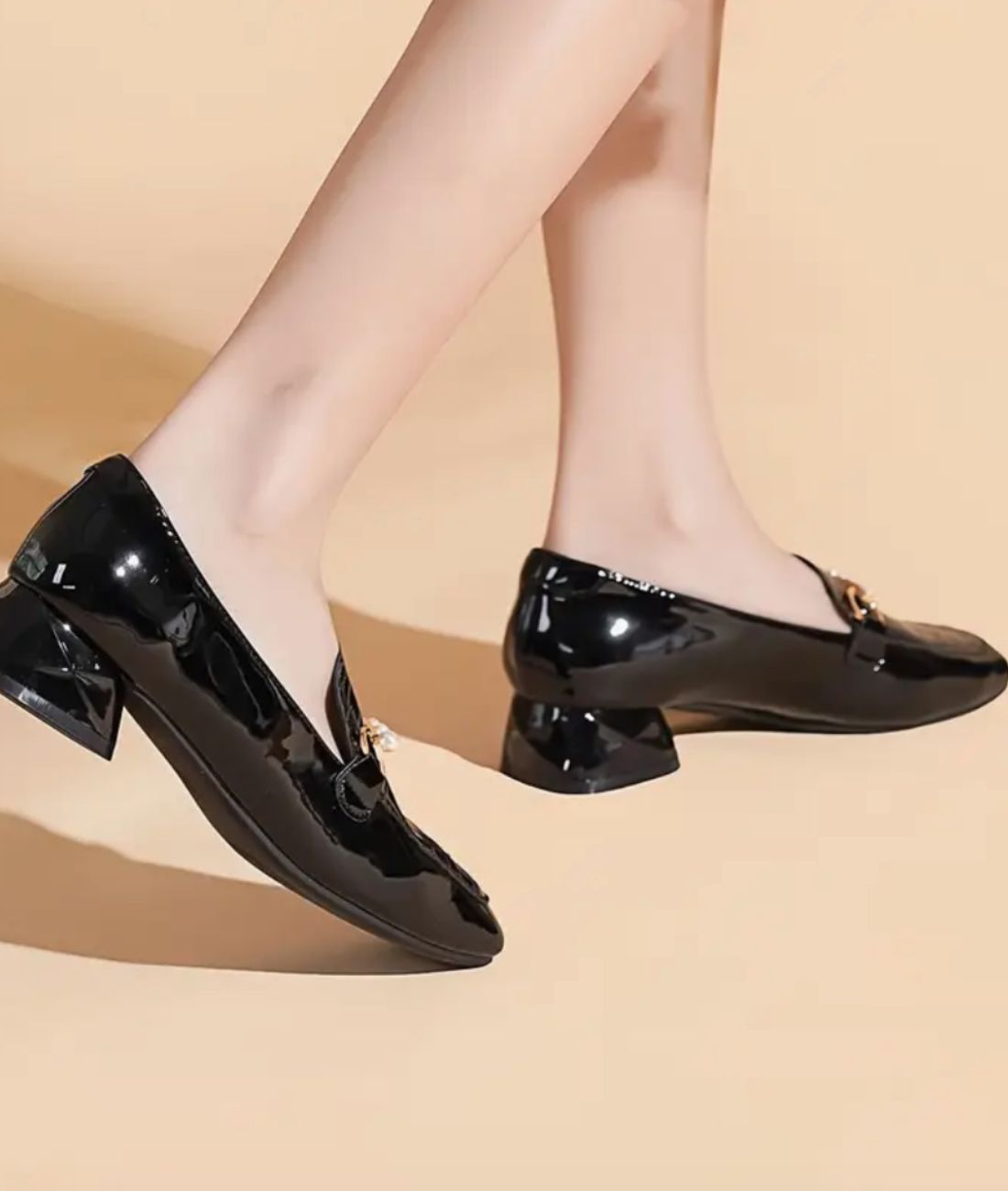 Mocassins Noirs Talons Carrés Femme Style Preppy - Le Mocassin